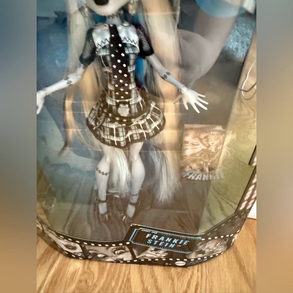 Nwt Mattel Monster High Reel Drama Frankie Stein Doll - NRFB - Picture 5 of 8